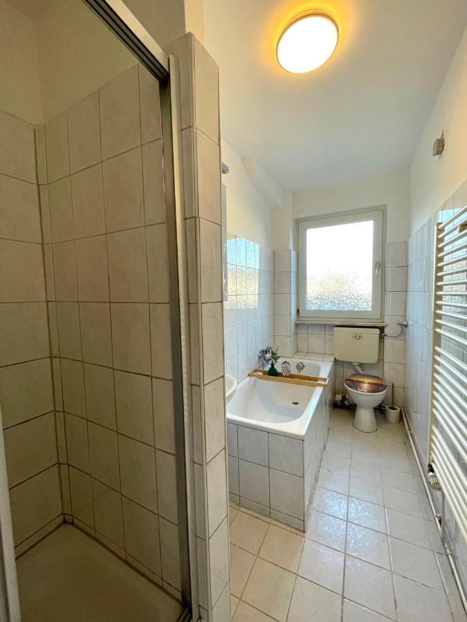 Downtown Apartment By Ninja Spaces - Kingsize-Bett, Kueche, Netflix, Terrasse Wuppertal Exterior foto